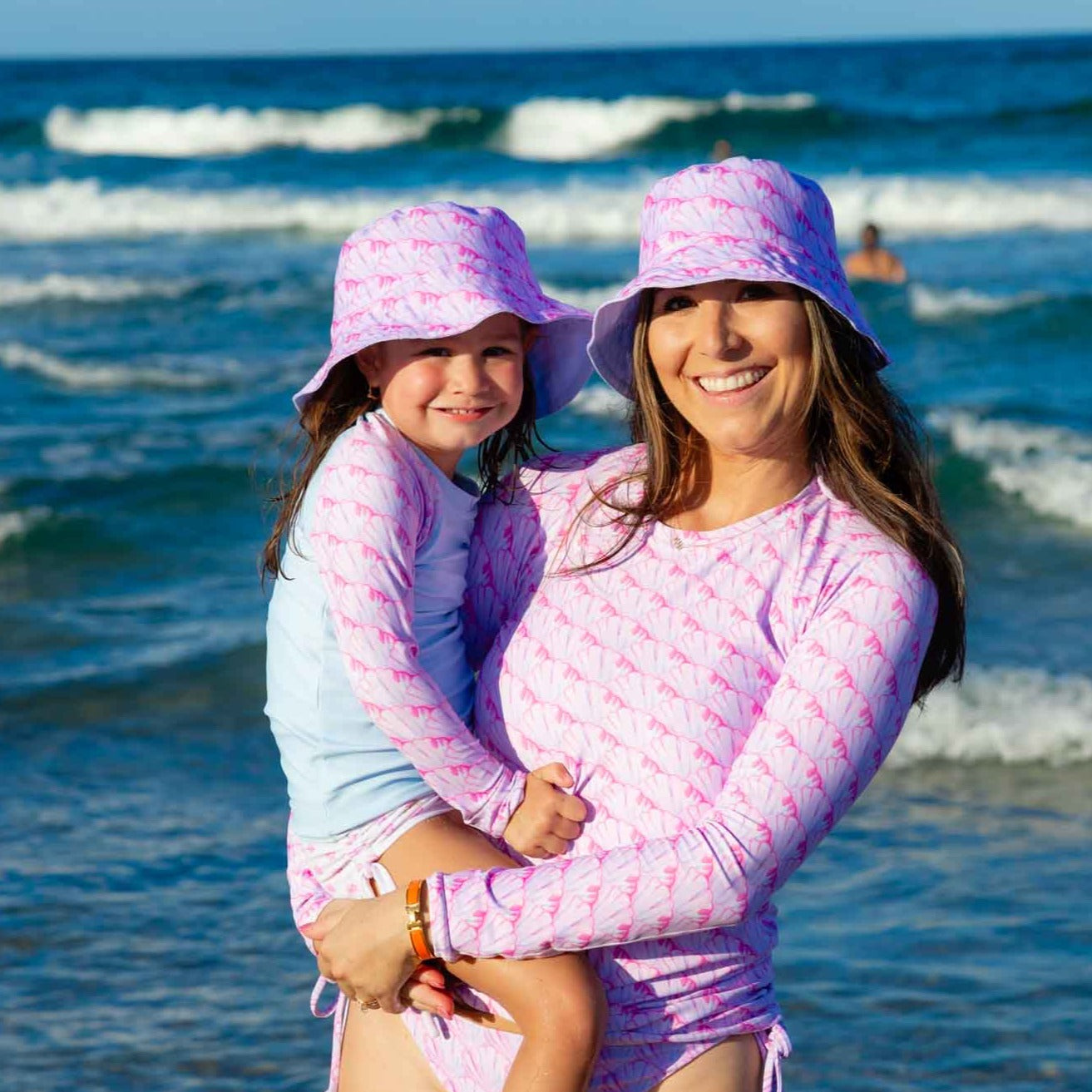 Women's Big Shell Rash Guard - AKŌYA