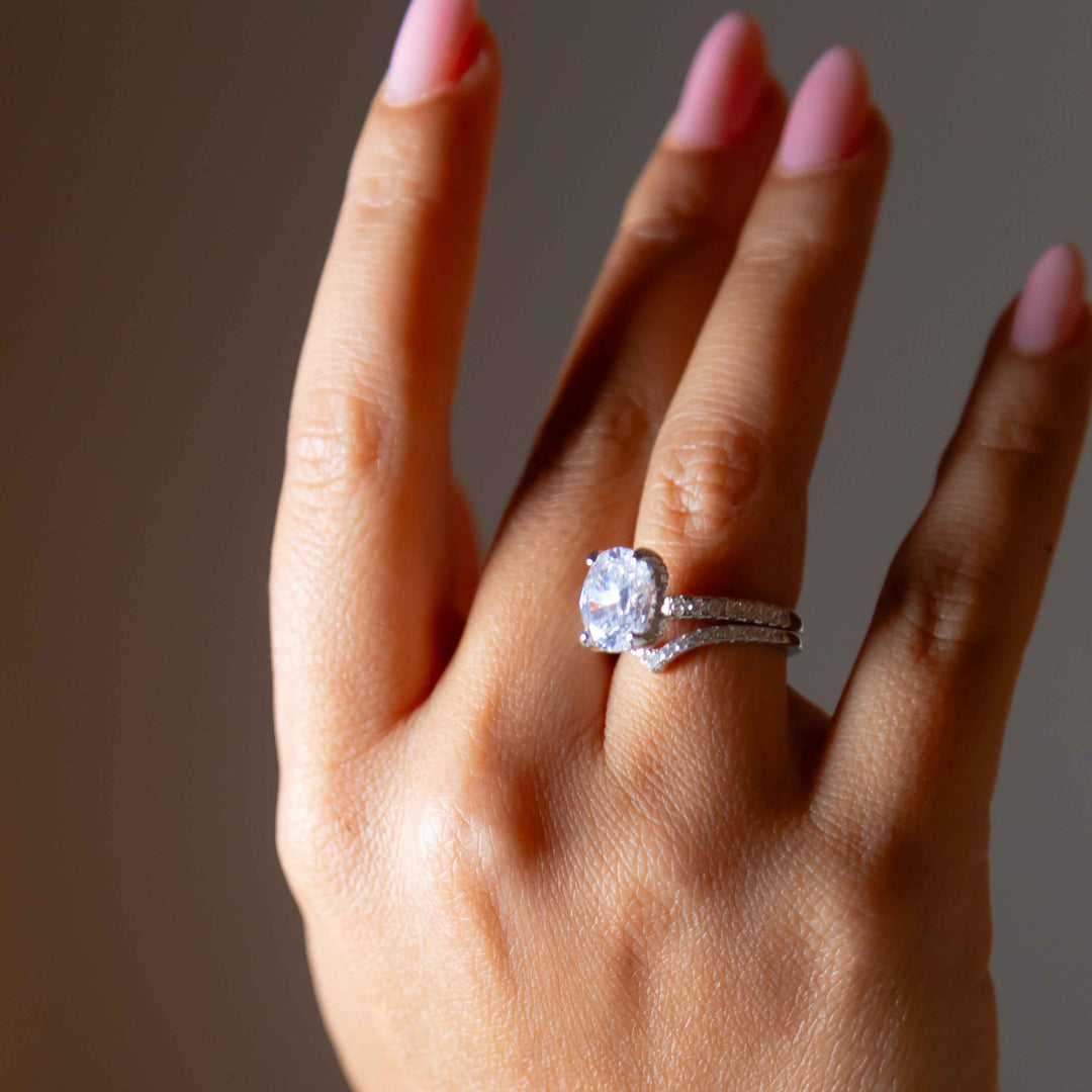Angeline Halo Travel Ring